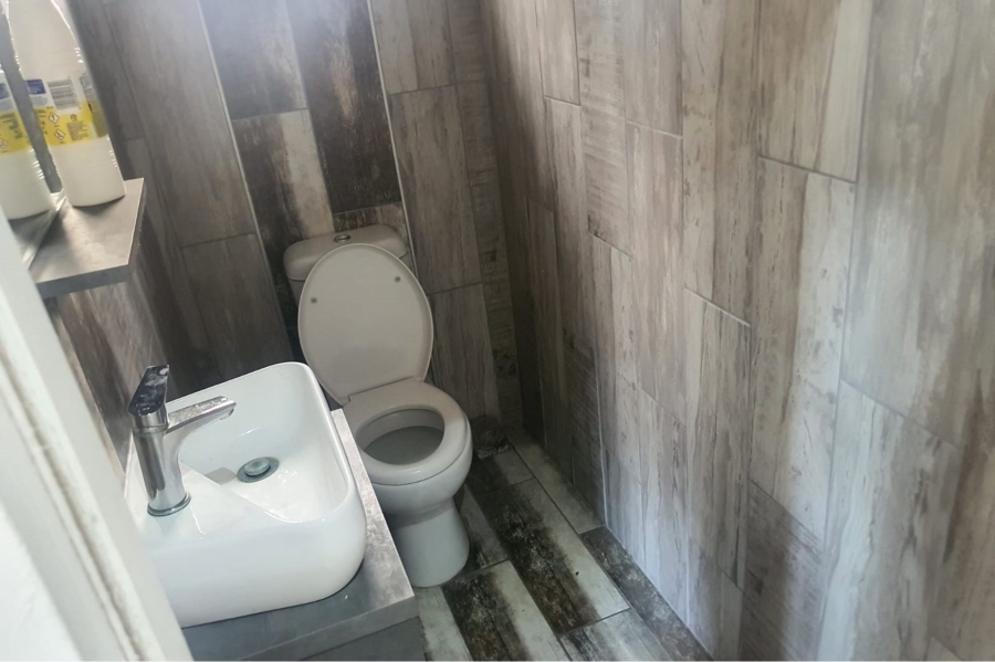 Commercial Property for Sale in Sidwell Eastern Cape